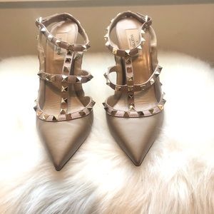 Valentino Rockstud Pumps